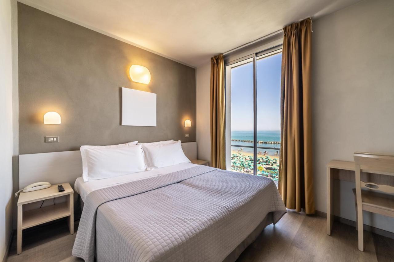 بيلاريا-إيجيا مارينا Hotel Columbia المظهر الخارجي الصورة