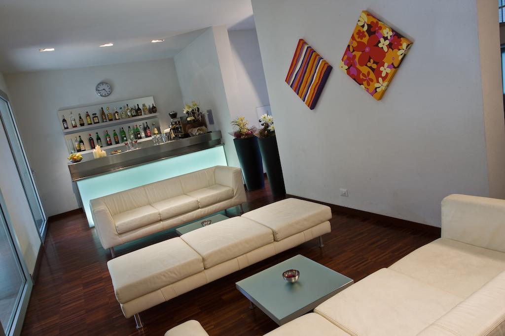 بيلاريا-إيجيا مارينا Hotel Columbia المظهر الخارجي الصورة