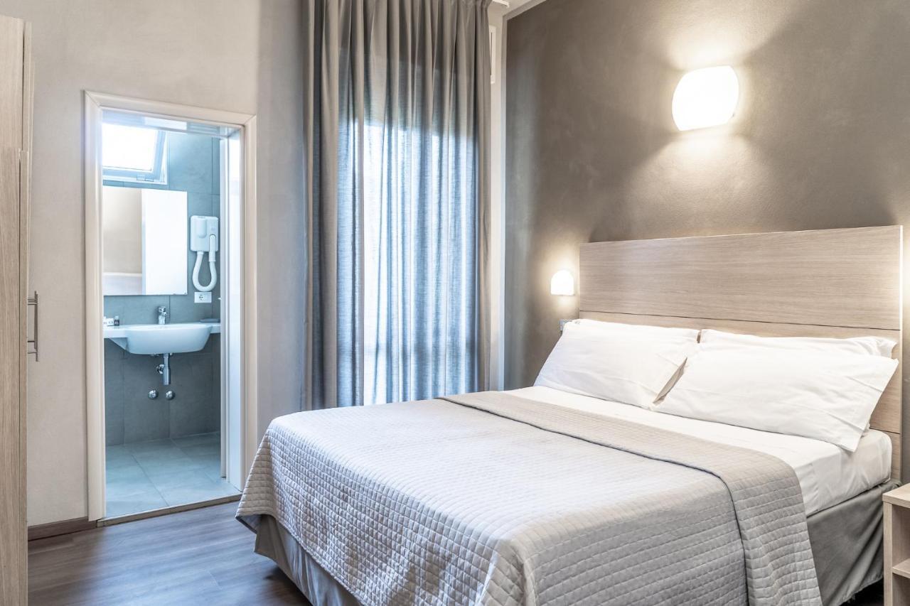 بيلاريا-إيجيا مارينا Hotel Columbia المظهر الخارجي الصورة