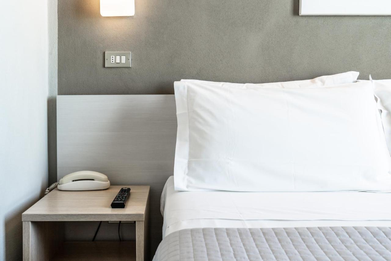 بيلاريا-إيجيا مارينا Hotel Columbia المظهر الخارجي الصورة
